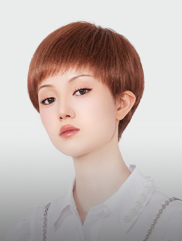 年(nián)輕短(duǎn)發